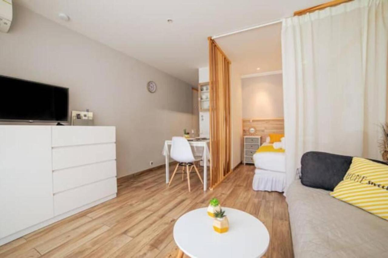 Cocoon Center - Rue D'Antibes - 200M Plage- Clim - Wifi - Unique Cannes Luaran gambar
