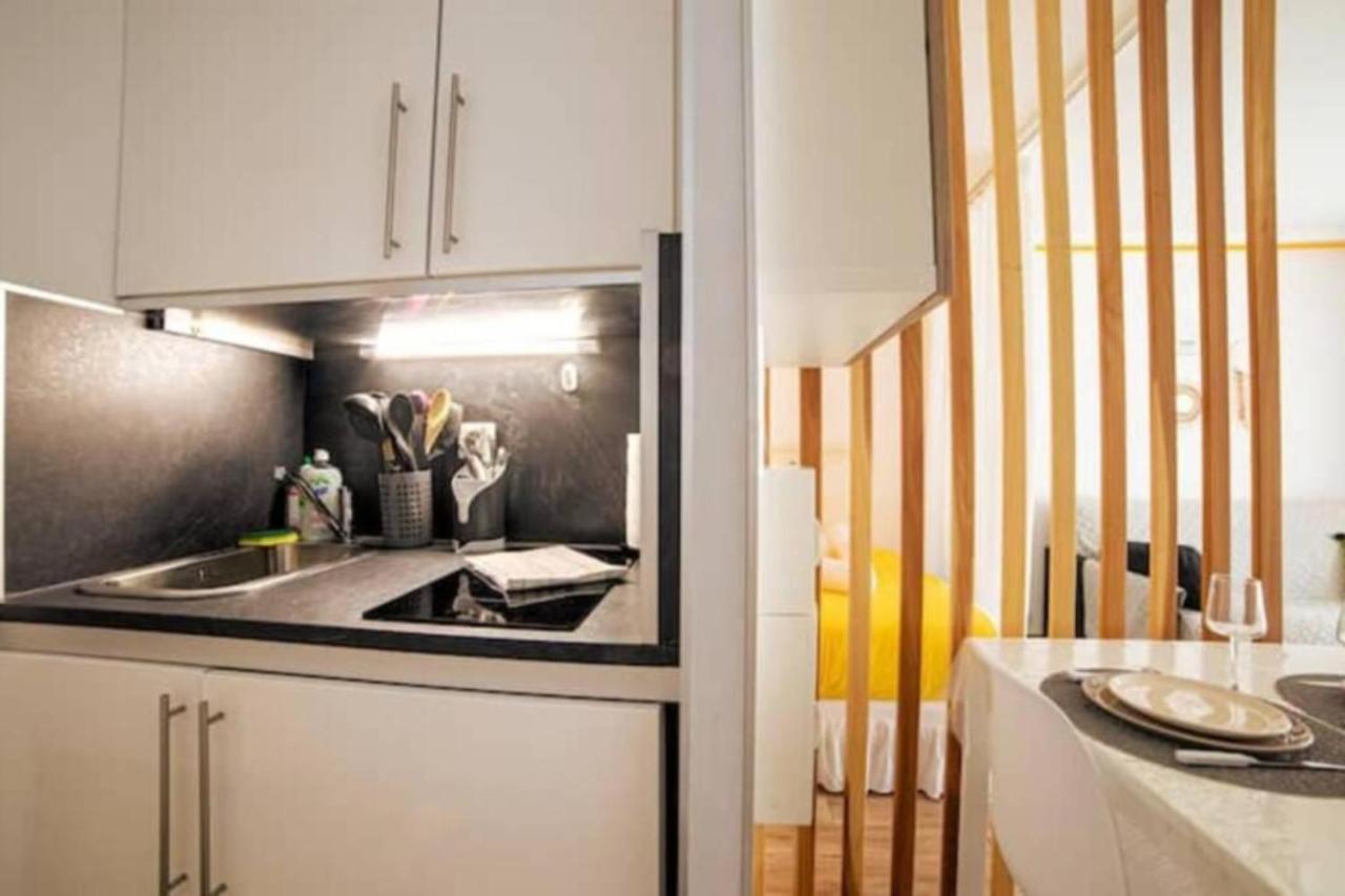 Cocoon Center - Rue D'Antibes - 200M Plage- Clim - Wifi - Unique Cannes Luaran gambar
